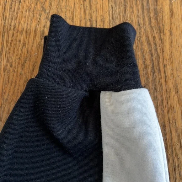 Onzie Sweats - Picture 2 of 7